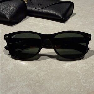 Vintage Ray-Ban New Wayfarer Black Frame with Dark Green Lenses Sunglasses